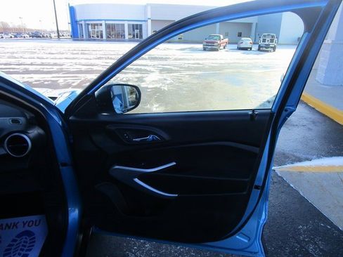 Certified 2025 Chevrolet Trax LS image 25