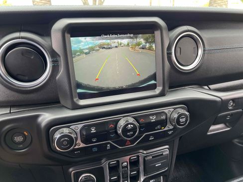 Used 2022 Jeep Wrangler Unlimited Rubicon 4xe AWD/4WD image 51