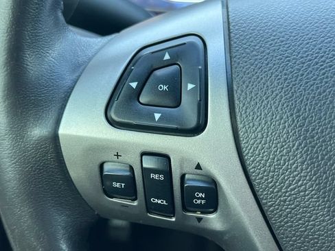 Used 2015 Ford Taurus Limited w/ Equipment Group 301A FWD image 21