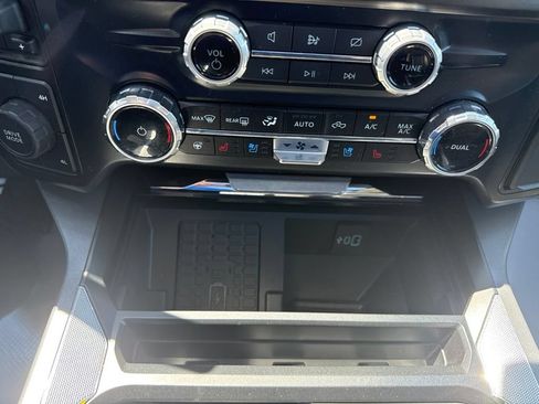 Used 2024 Ford F350 Lariat w/ Lariat Ultimate Package AWD/4WD image 19