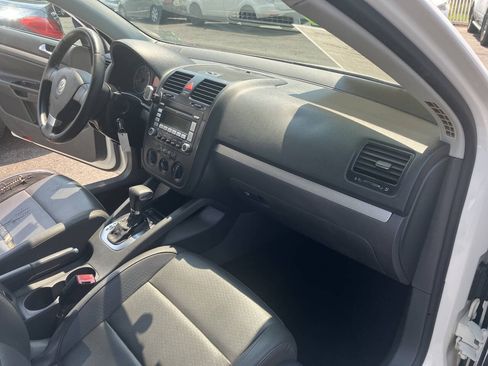 Used 2009 Volkswagen Jetta SEL FWD image 36