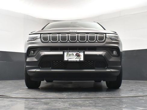 Used 2022 Jeep Compass Latitude w/ Convenience Group AWD/4WD image 23