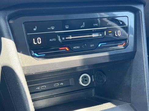 Certified 2022 Volkswagen Tiguan SE FWD image 15