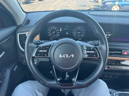 Used 2024 Kia Seltos SX w/ SX Sunroof Package AWD/4WD image 23