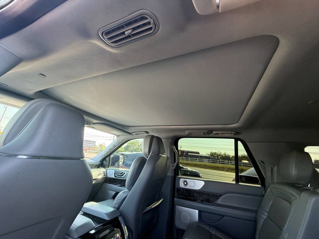Used 2021 Lincoln Navigator L Reserve w/ Luxury Package AWD/4WD image 18
