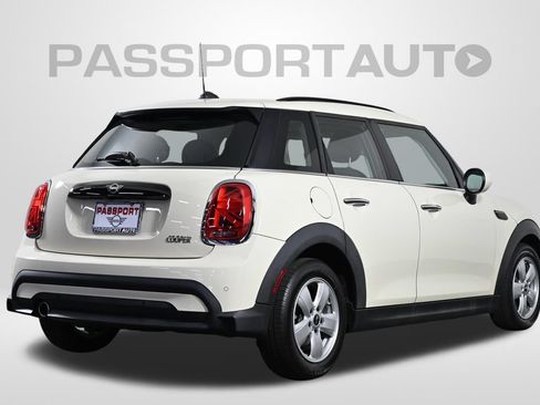 Certified 2022 MINI Cooper 4-Door Hardtop FWD image 8