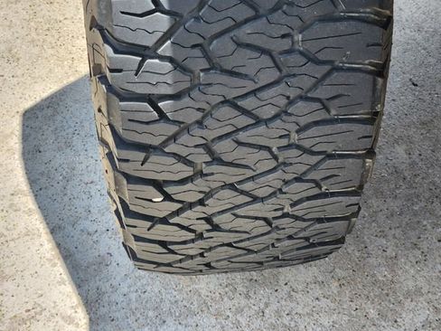 Used 2017 Jeep Wrangler Unlimited Rubicon w/ Connectivity Group AWD/4WD image 11