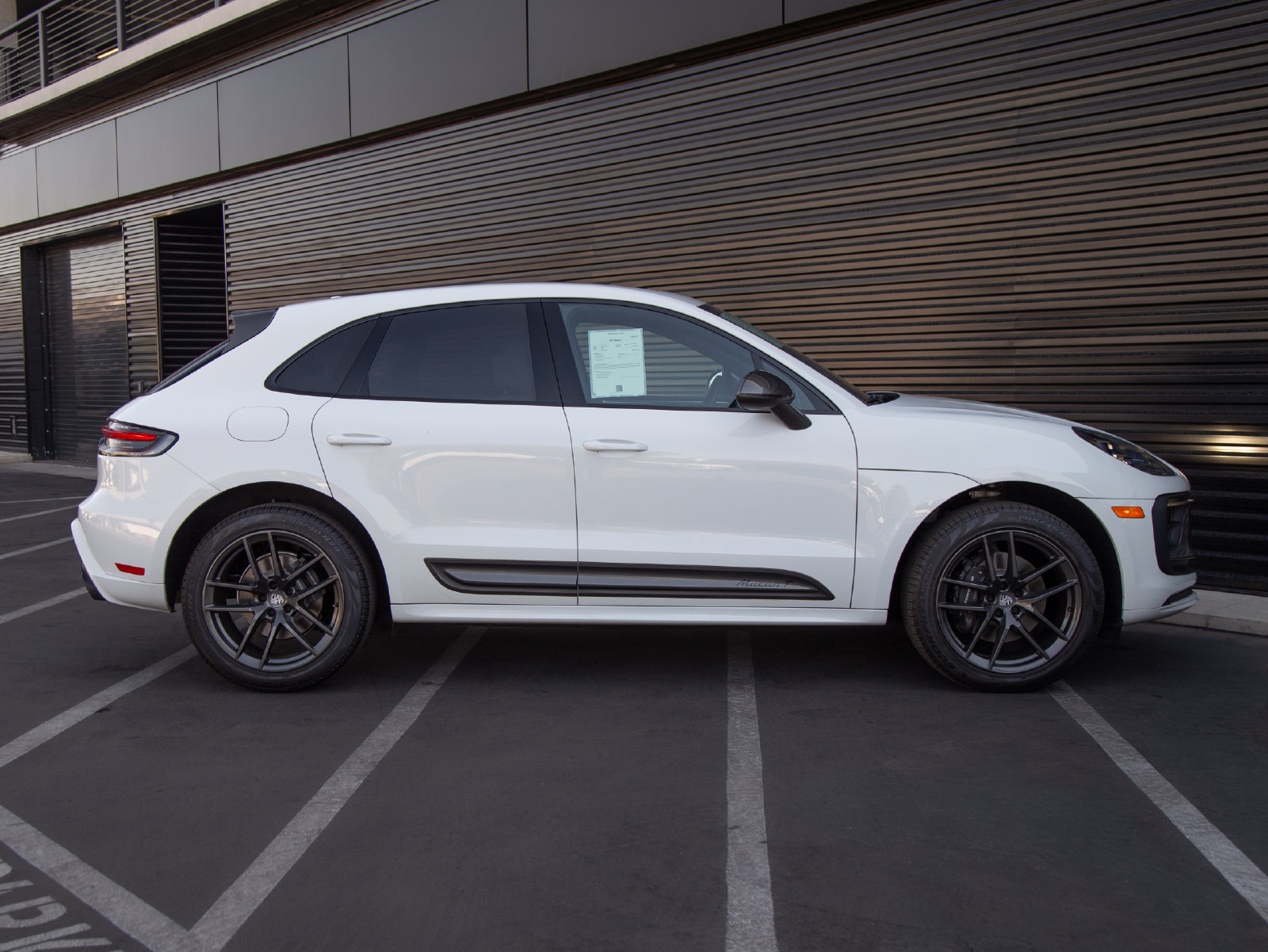 Certified 2023 Porsche Macan Turbo AWD/4WD image 8