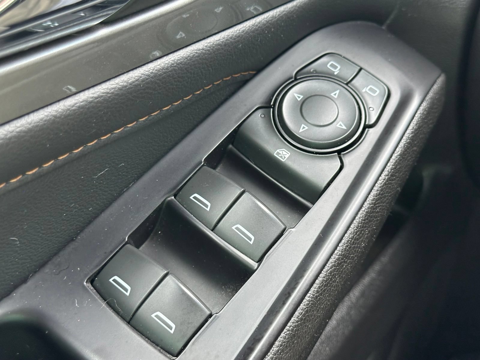 Used 2018 Chevrolet Traverse LS AWD/4WD image 32