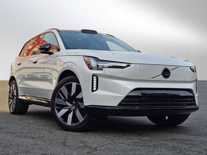 New 2025 Volvo EX90 Plus w/ Protection Package Premier