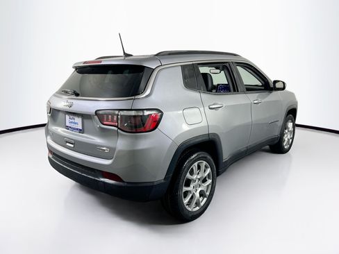 Used 2022 Jeep Compass Latitude AWD/4WD image 5