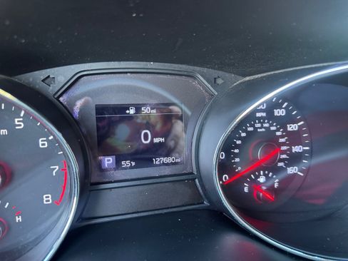 Used 2019 Kia Sedona L image 11