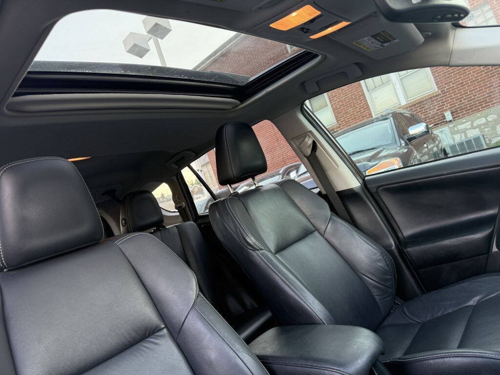 Used 2018 Toyota RAV4 Limited w/ Advanced Technology Package FWD image 18