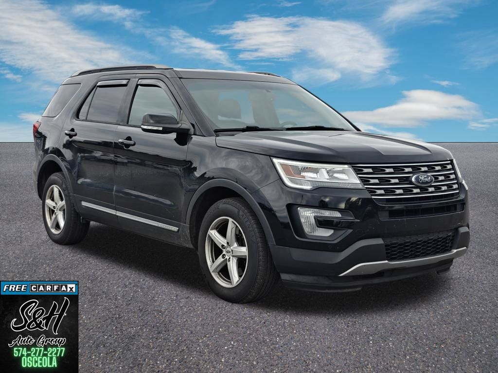 Used 2016 Ford Explorer XLT w/ Equipment Group 202A AWD/4WD image 3