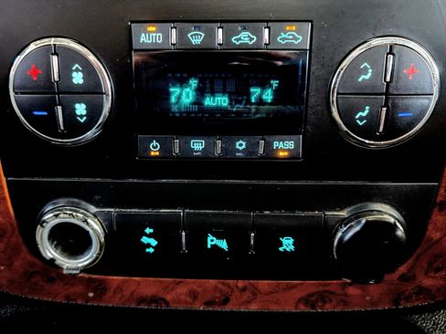 Used 2010 Chevrolet Silverado 2500 LTZ image 12