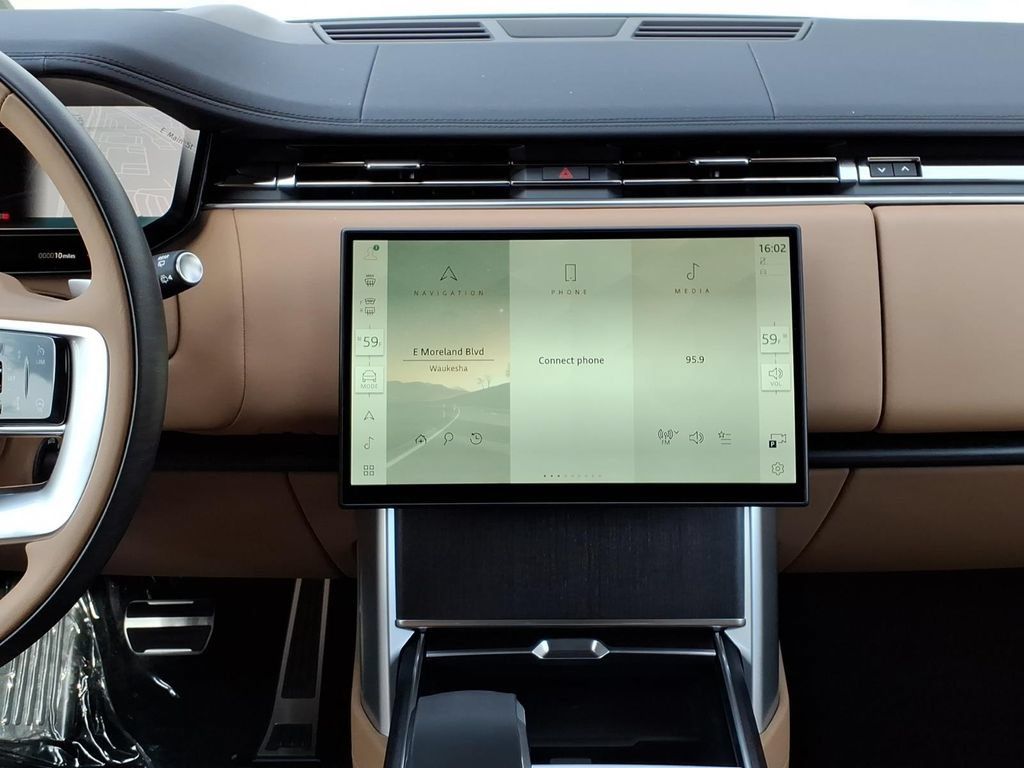New 2026 Land Rover Range Rover SE AWD/4WD image 17