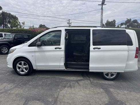 Used 2016 Mercedes-Benz Metris Passenger image 5