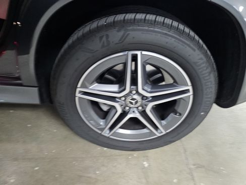 Used 2024 Mercedes-Benz GLE 450e 4MATIC image 10