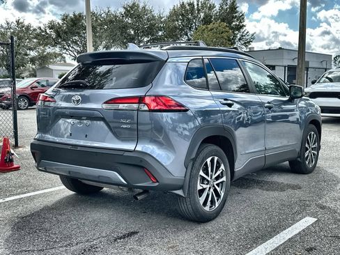 Used 2022 Toyota Corolla Cross XLE image 8