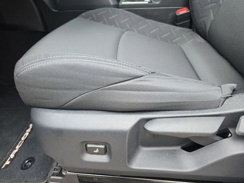 Used 2025 Toyota Tacoma SR5 image 28