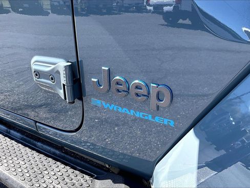 Used 2024 Jeep Wrangler Sport S image 8