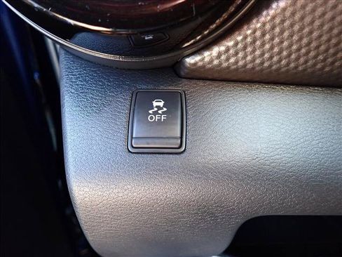 Used 2018 Nissan Kicks SV FWD image 13