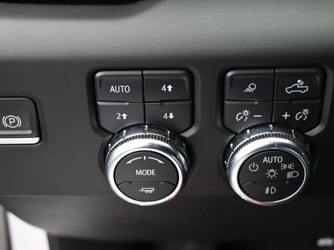 Used 2022 GMC Sierra 1500 AT4 image 40