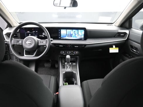 New 2026 Nissan Kicks S image 18