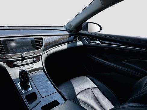 Used 2018 Buick LaCrosse Essence FWD image 23