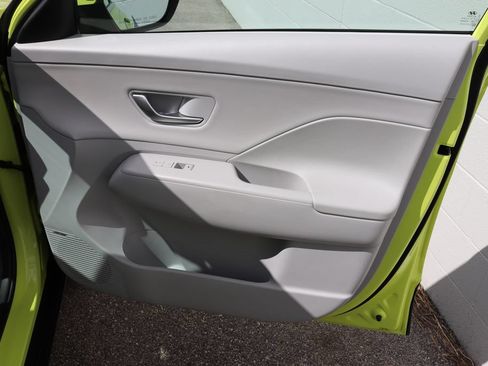 Used 2024 Hyundai Kona Limited FWD image 15