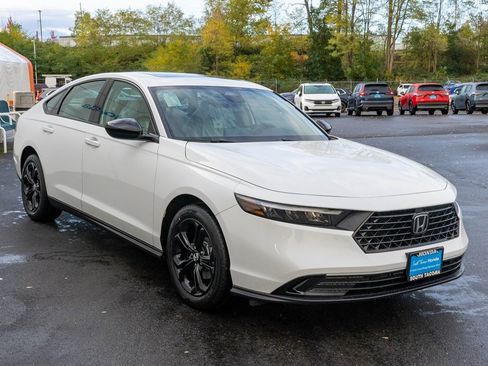 New 2025 Honda Accord SE image 4