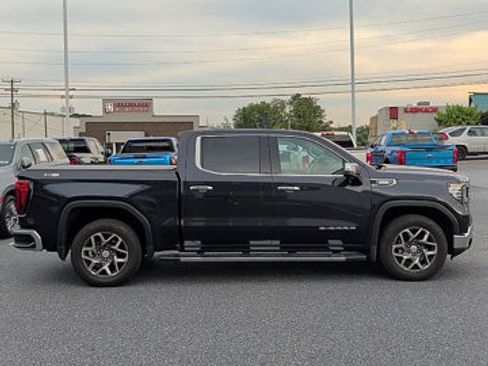 Certified 2023 GMC Sierra 1500 SLT w/ SLT Premium Plus Package AWD/4WD image 4