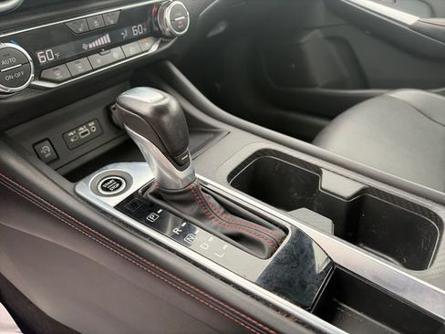 Used 2024 Nissan Sentra SR w/ SR Premium Package FWD image 11