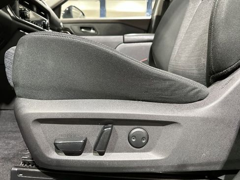 Used 2023 Nissan Rogue SV image 14