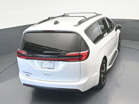 Used 2023 Chrysler Pacifica Touring-L w/ S Appearance Package image 53