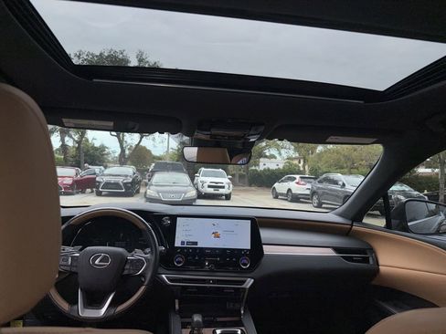 Used 2025 Lexus RX 350 Premium w/ Accessory Package (Z1) image 20