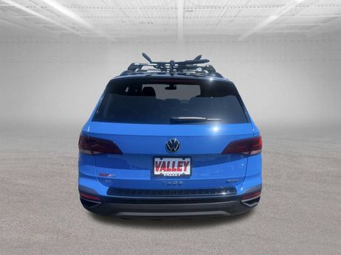 Used 2024 Volkswagen Taos SE AWD/4WD image 7