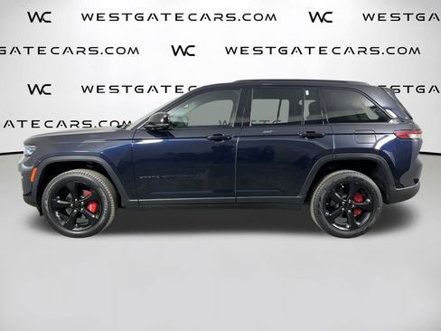 Used 2024 Jeep Grand Cherokee Limited w/ Black Appearance Package image 5