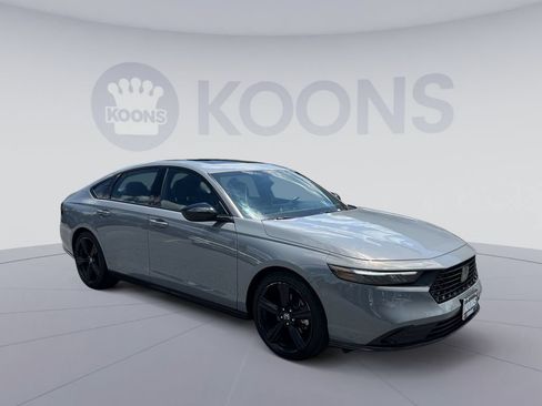Used 2023 Honda Accord Sport image 10