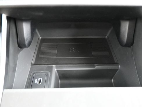 New 2026 Land Rover Range Rover Velar S image 24