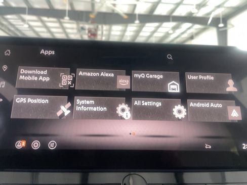 Used 2025 Nissan Rogue SL w/ Tech Package image 14