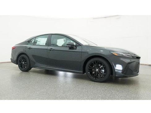 New 2026 Toyota Camry SE image 28