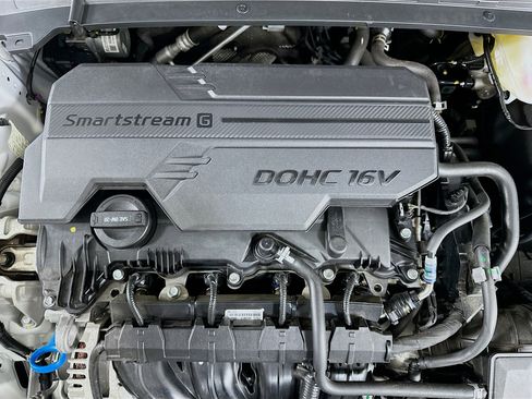 Used 2025 Kia K4 LXS image 32