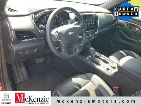 Used 2023 Chevrolet Traverse Premier FWD image 6