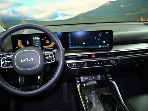 Used 2025 Kia Sorento S image 64