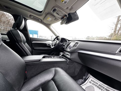Used 2016 Volvo XC90 T5 Momentum image 14