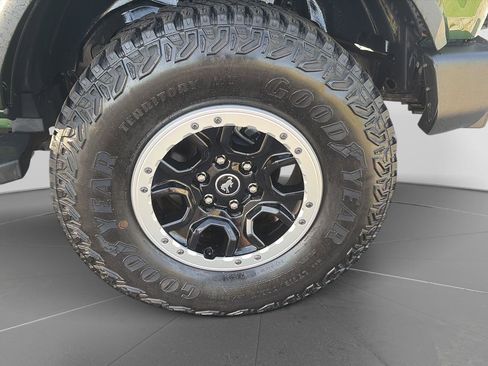 Used 2023 Ford Bronco Outer Banks w/ Sasquatch Package AWD/4WD image 17