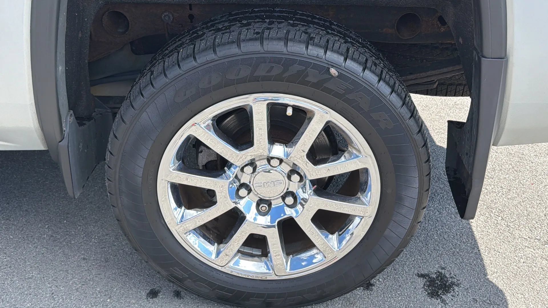 Used 2015 GMC Sierra 1500 SLE w/ SLE Value Package AWD/4WD image 12