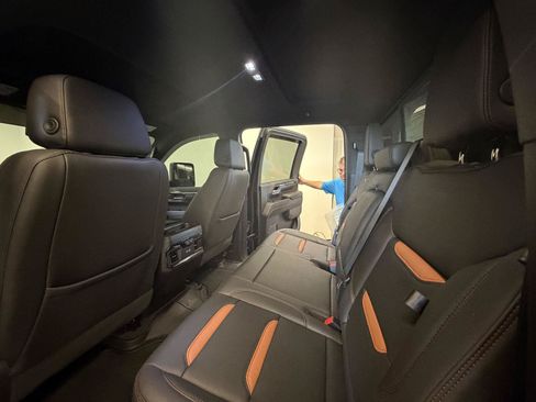 Used 2024 GMC Sierra 2500 AT4 w/ AT4 Preferred Package AWD/4WD image 39