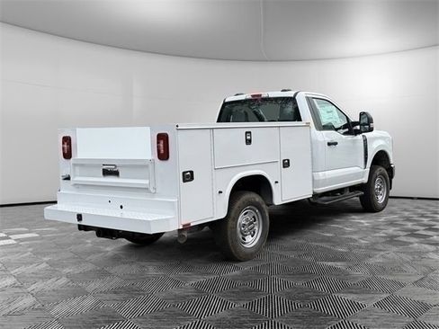New 2025 Ford F250 XL w/ FX4 Off-Road Package AWD/4WD image 5